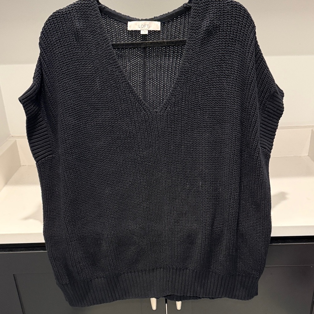 LOFT Women's Black Oversized V-Neck Sweater Vest. Size S